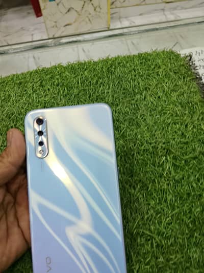 Vivo S1