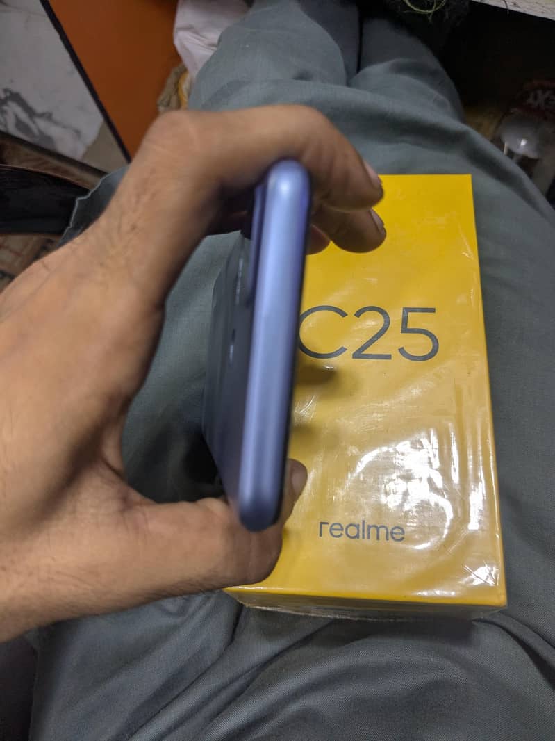 Realme C25 5