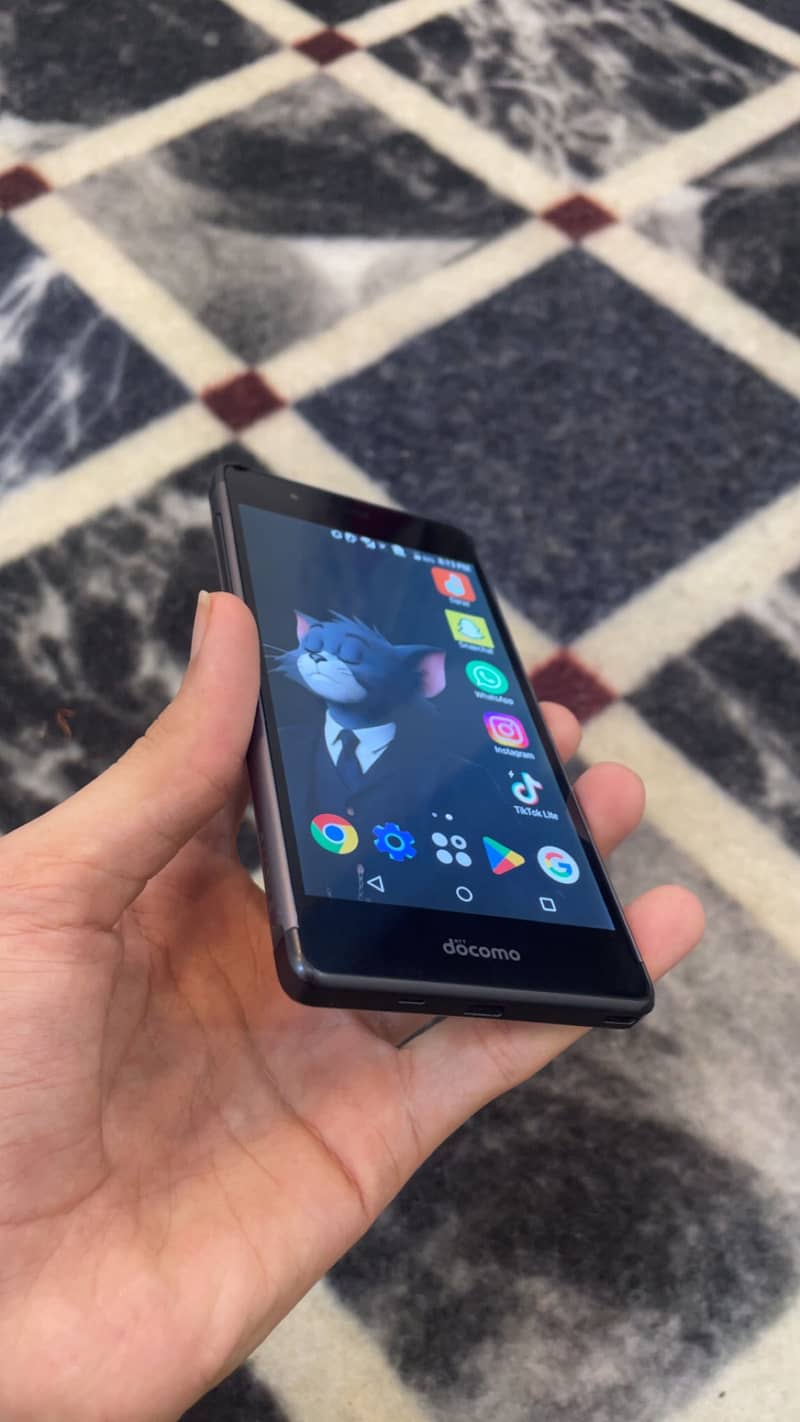 Arrows Docomo 3