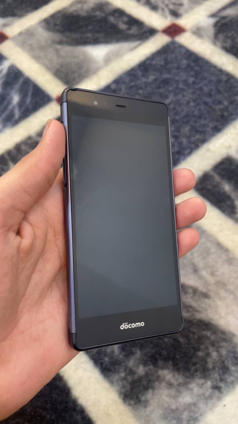 Arrows Docomo 5