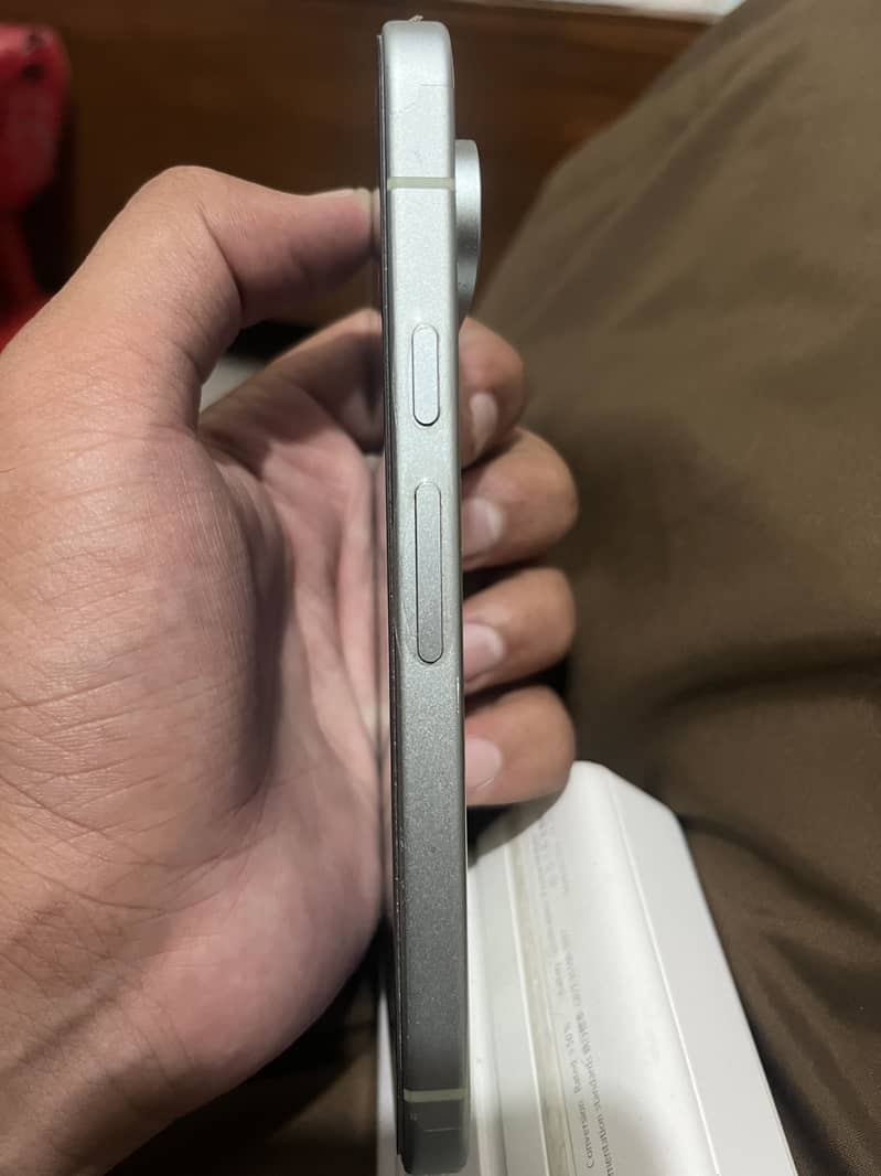 Google Pixel 9 4