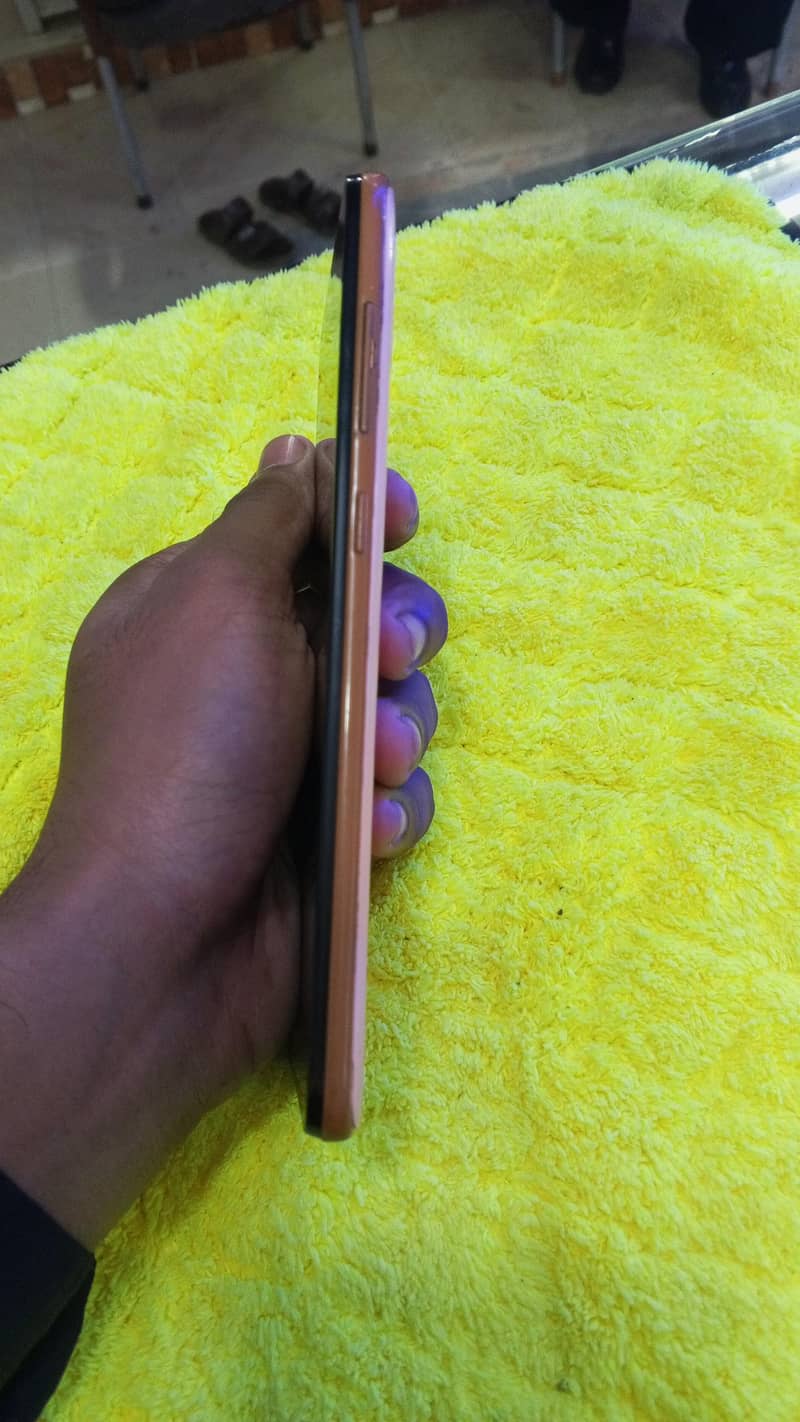 Samsung Mobile A70 2
