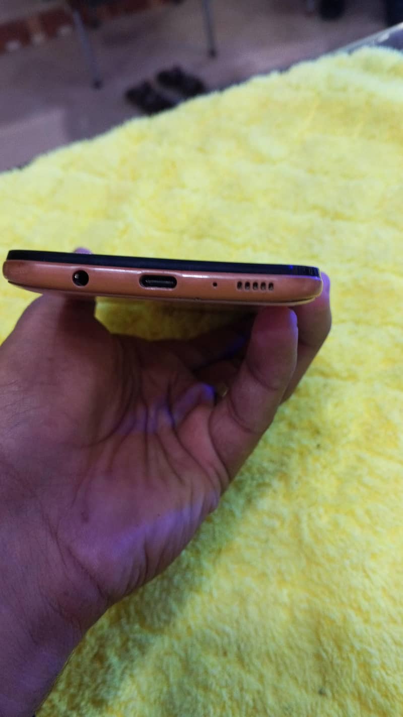 Samsung Mobile A70 3