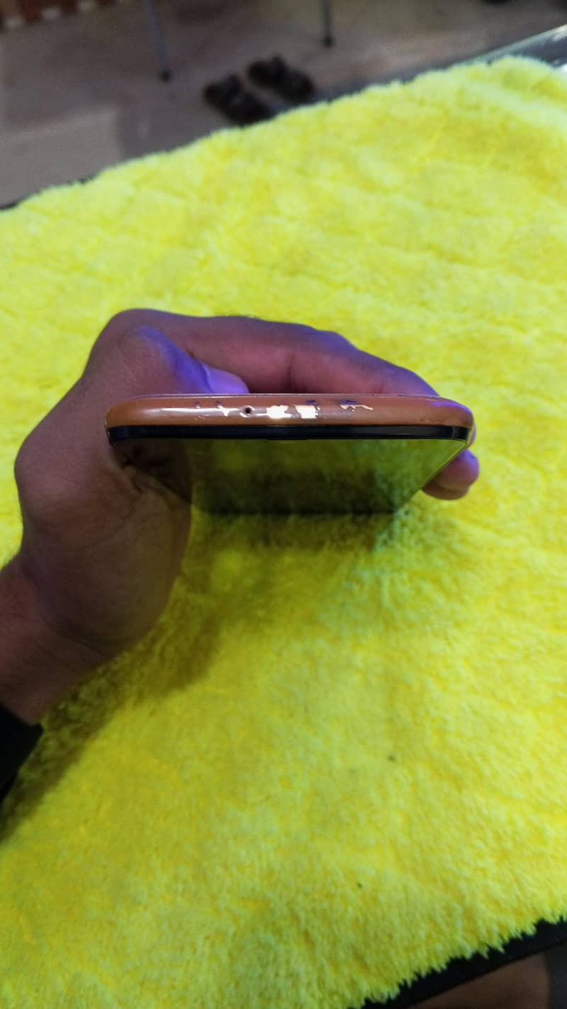 Samsung Mobile A70 4