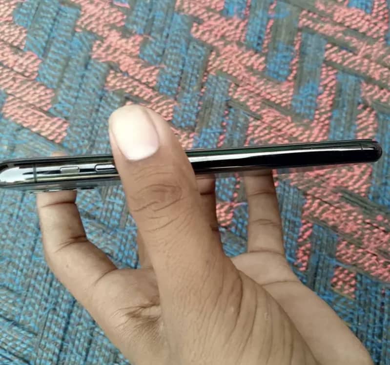 Apple iPhone 11 Pro 0