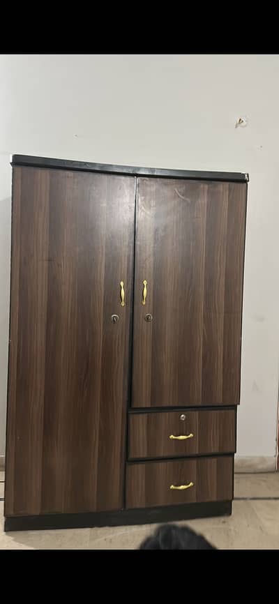 Wardrobe or almaari for sell
