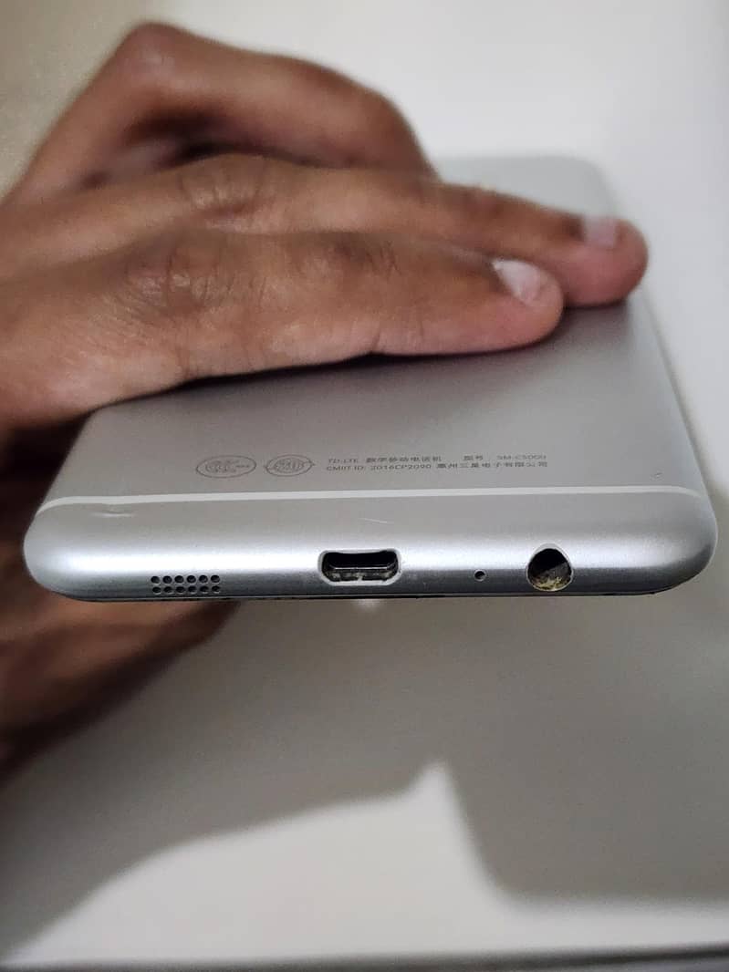 Samsung Mobile C5 3