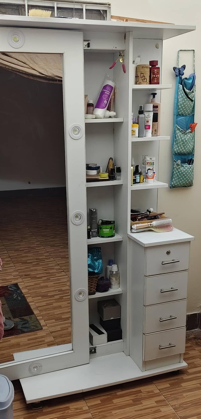 Dressing Table 0