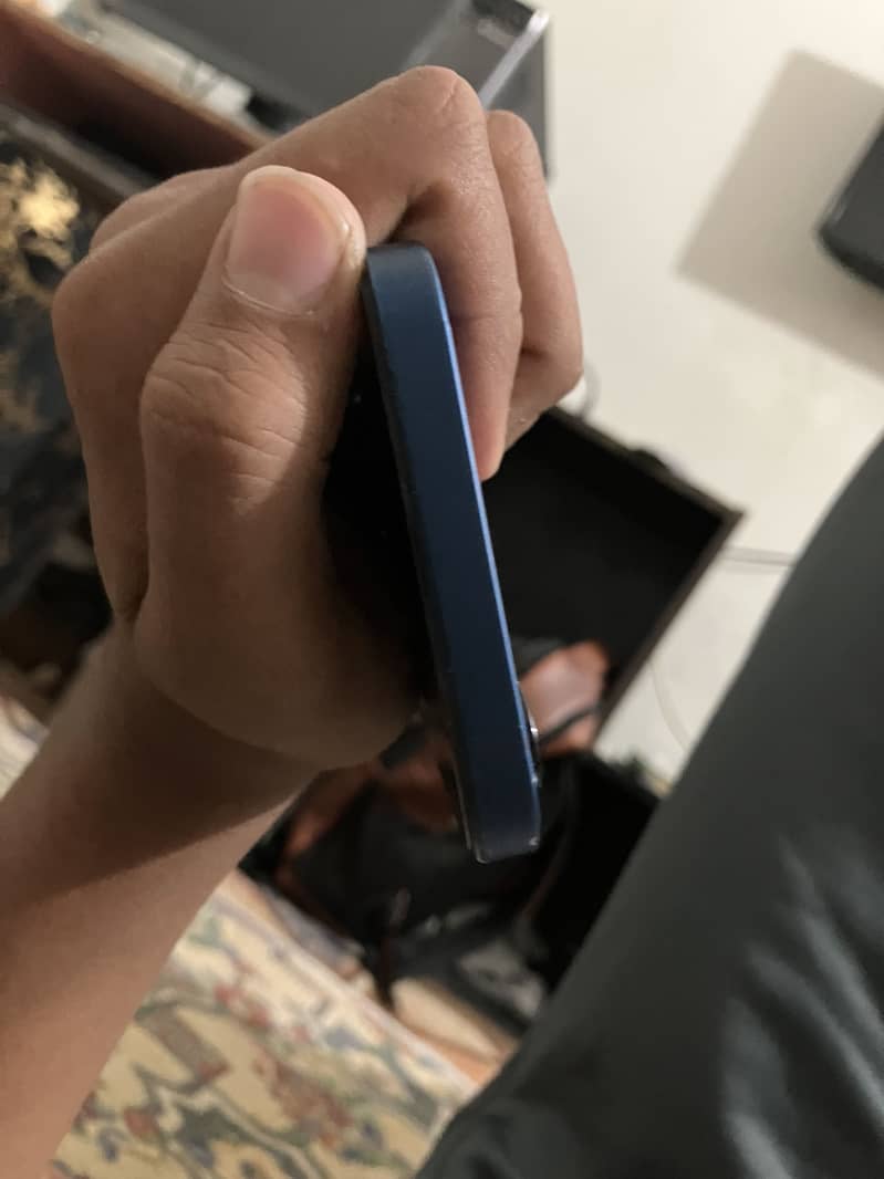Apple iPhone 12 JV 1