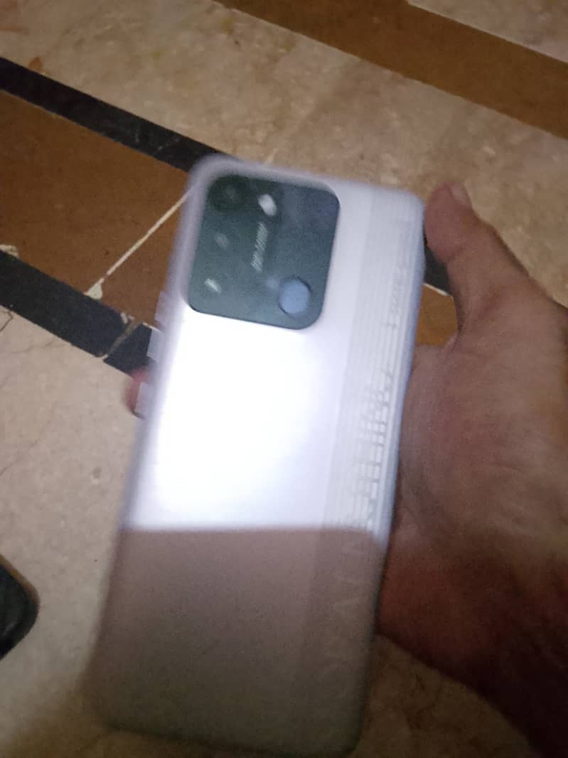 Tecno Spark 8C 3