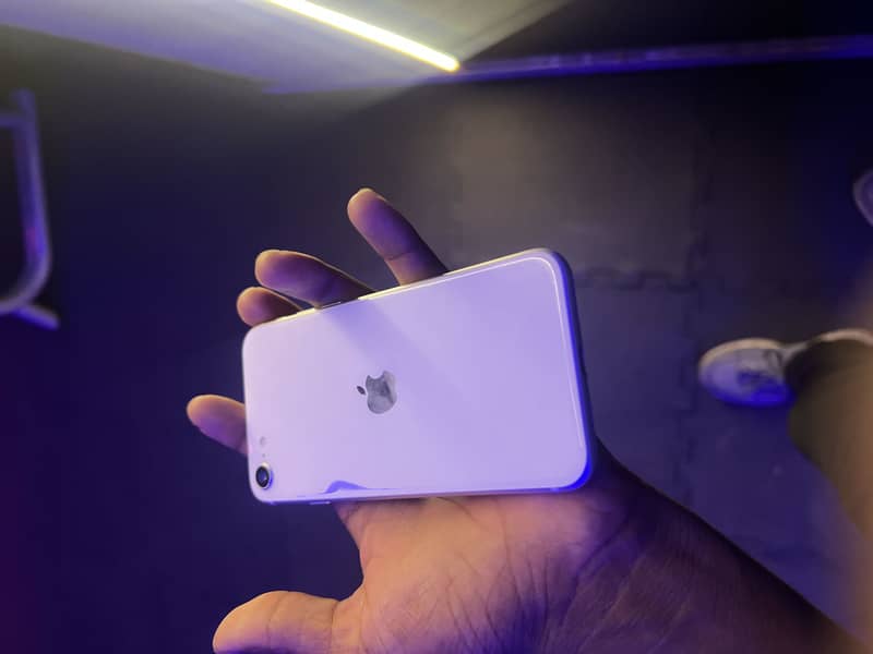 Apple iPhone SE 6