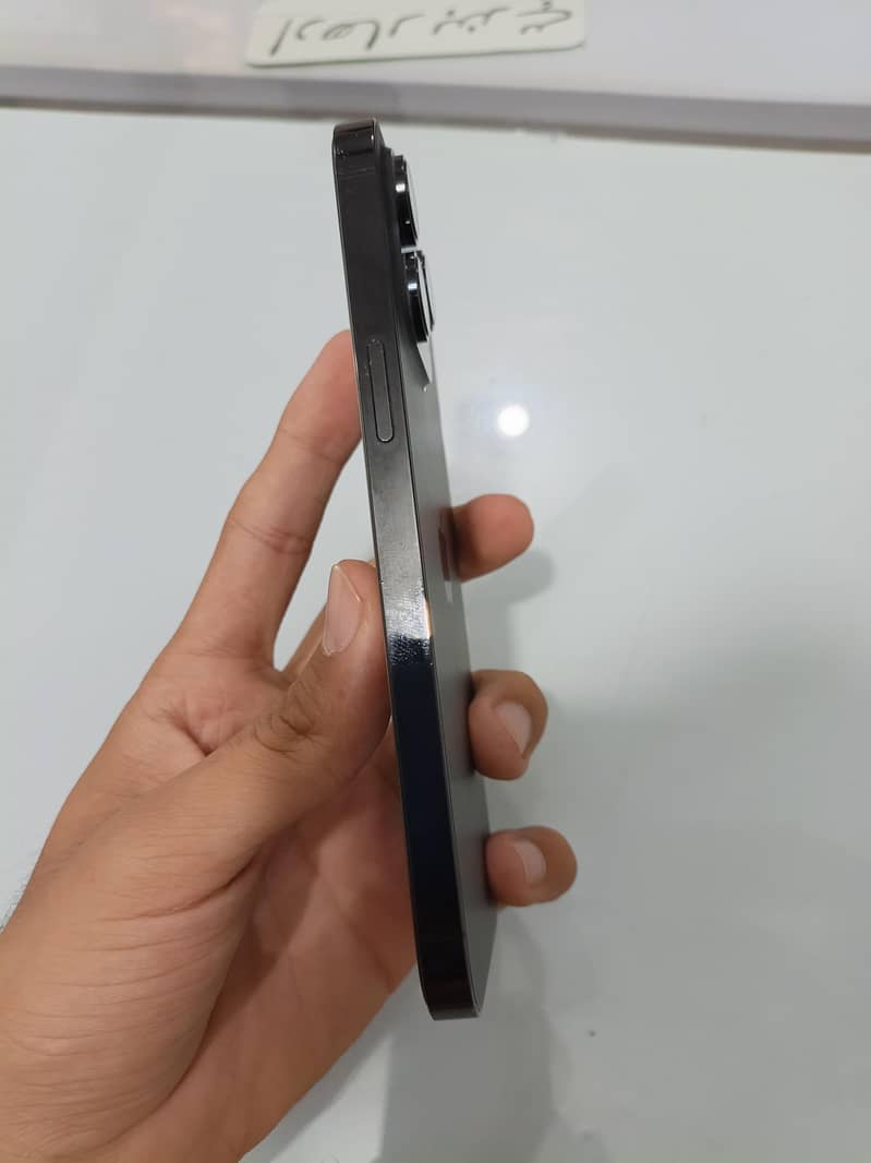 Apple iPhone 14 Pro Max 1