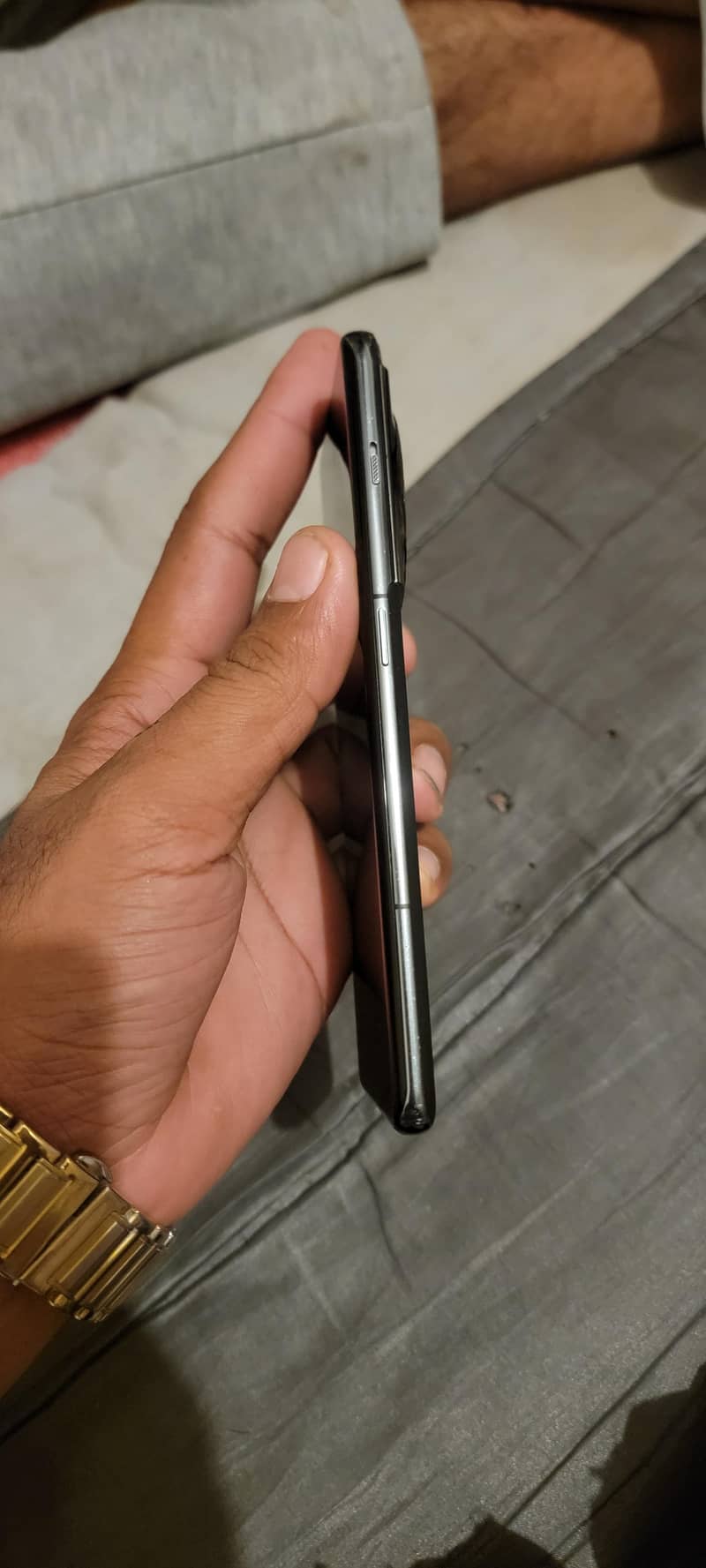 One Plus 11 5G 4
