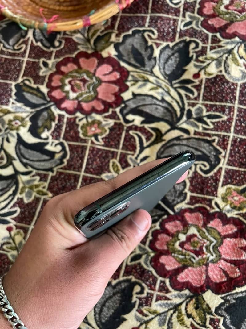 Apple iPhone 11 Pro Max 3