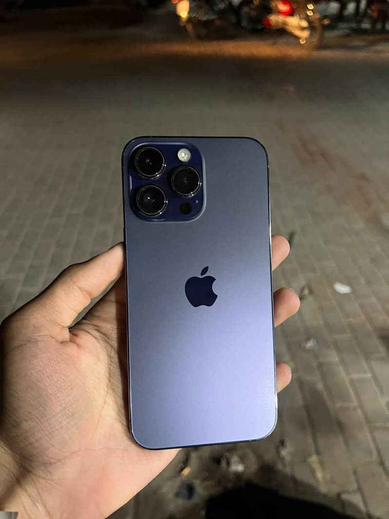 Apple iPhone 14 Pro Max 0