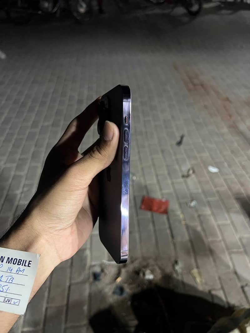 Apple iPhone 14 Pro Max 1