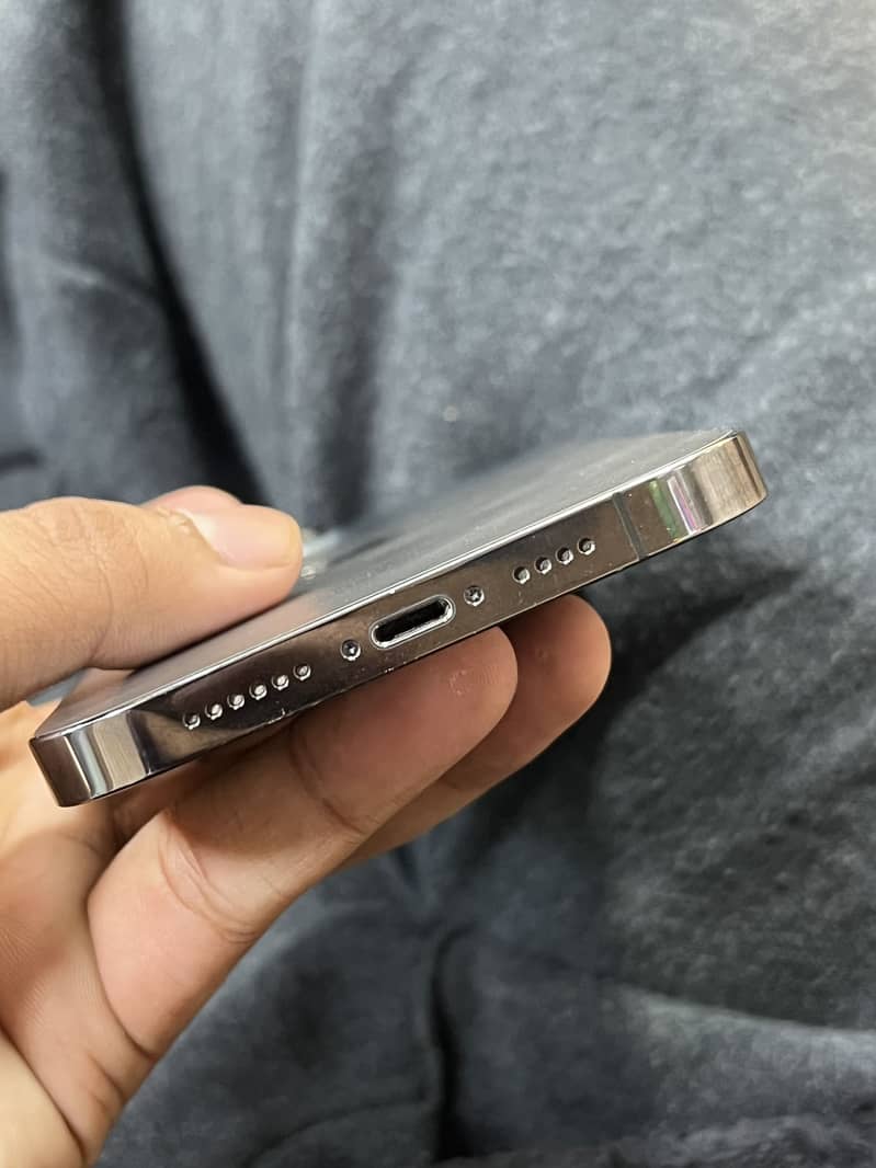 Apple iPhone 13 Pro Max 2