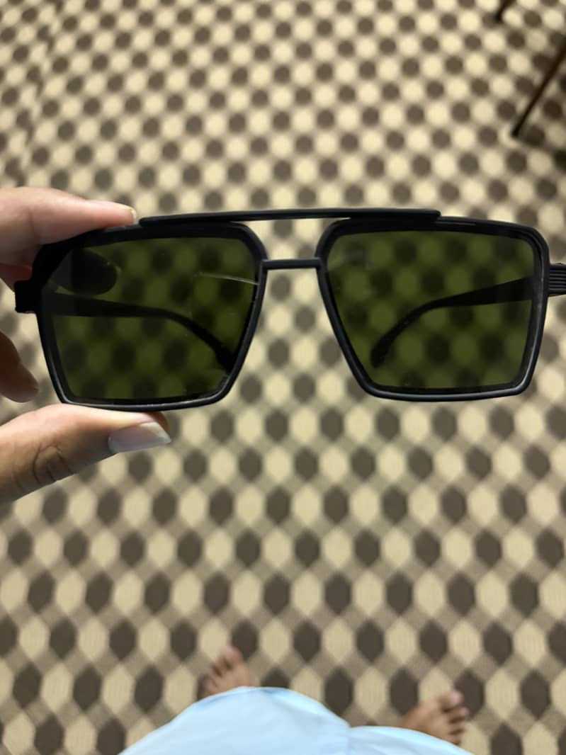 2 Sunglasses 4