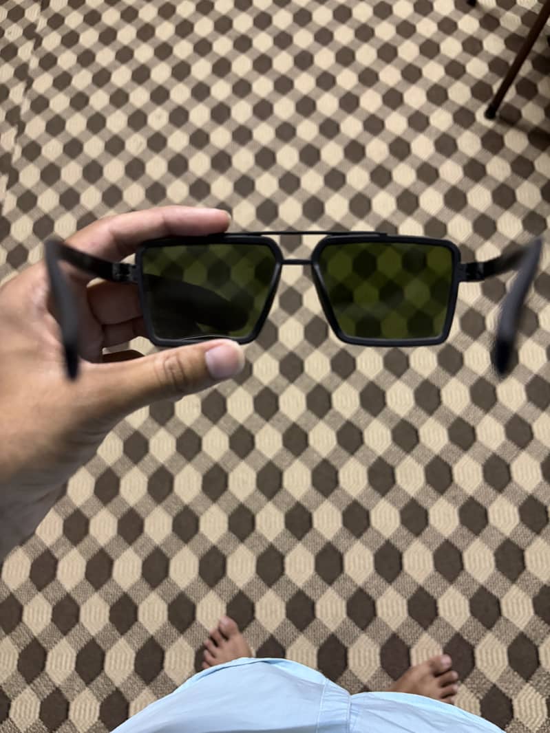 2 Sunglasses 5
