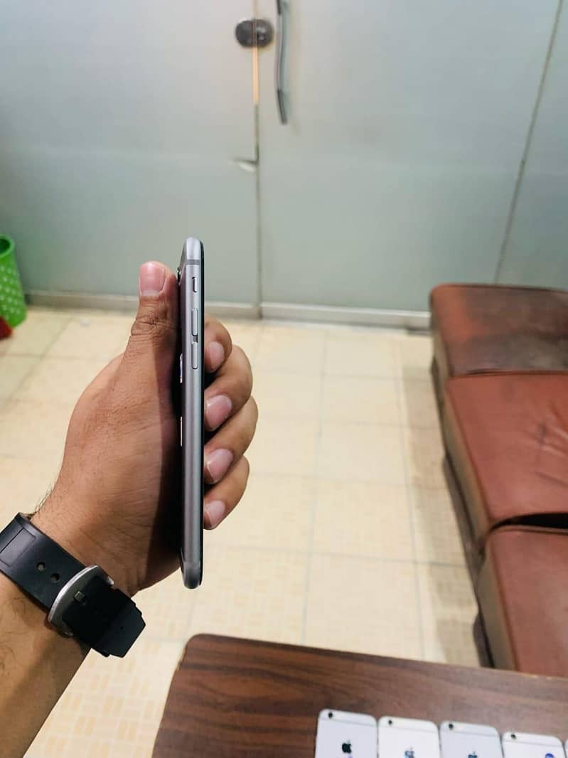 Apple iPhone 6 3
