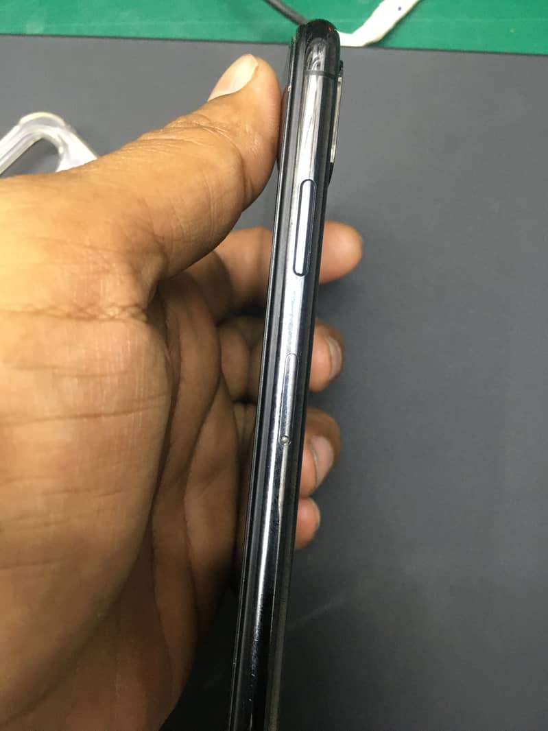 Apple iPhone X 5