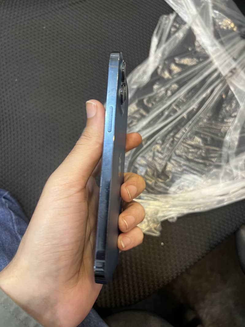 Apple iPhone 12 Pro Max 3