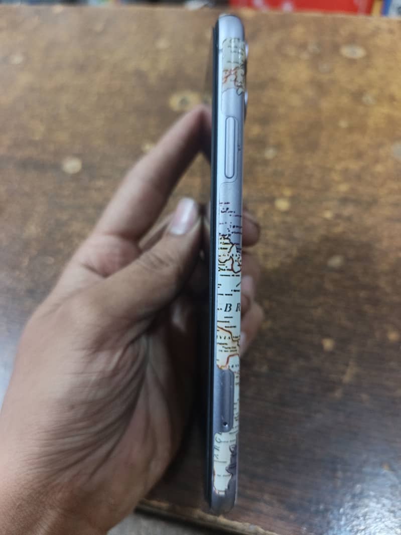 Apple iPhone 11 2