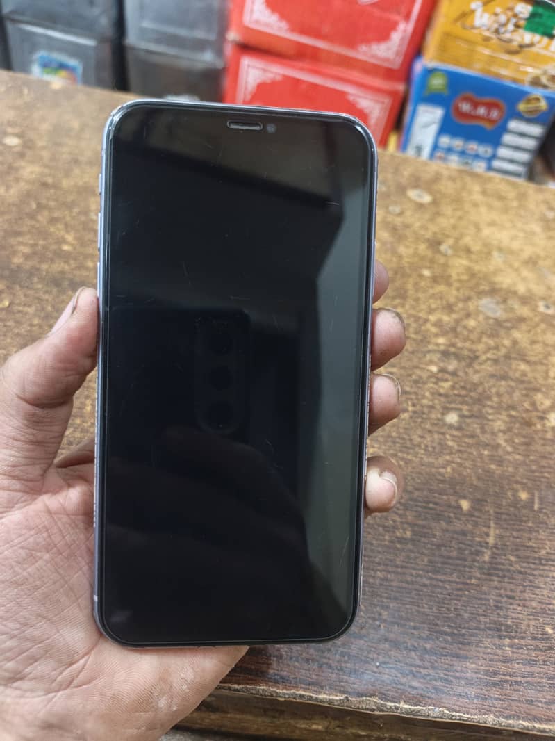 Apple iPhone 11 4