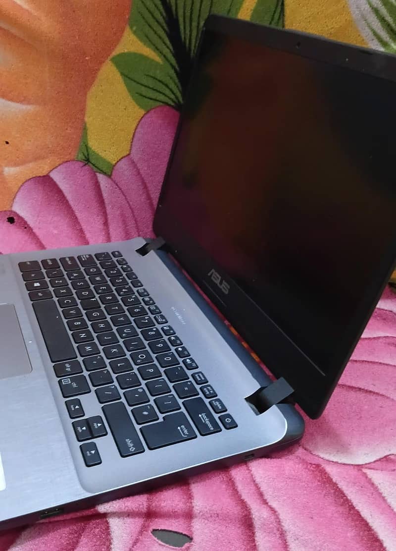 ASUS LAPTOP 2