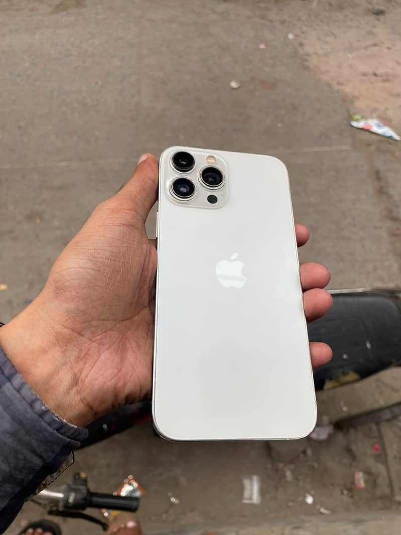 Apple iPhone 13 Pro Max 2
