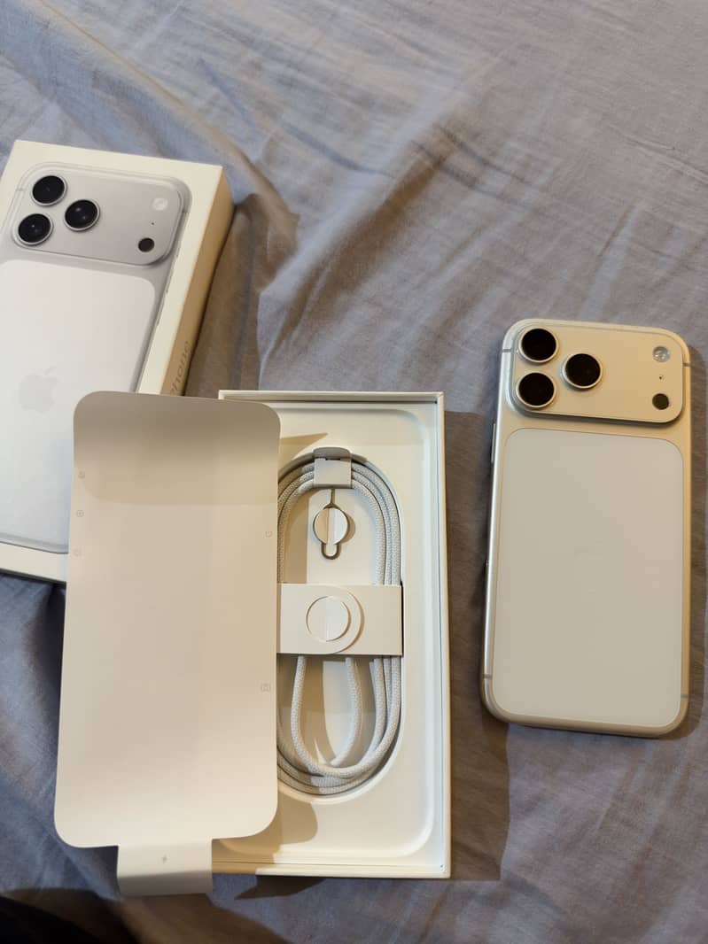 Apple iPhone 17 Pro Max 6
