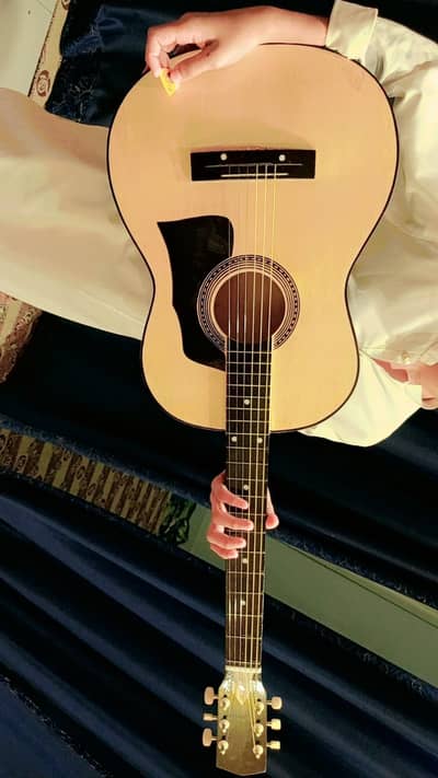 guitar he bilkul new he