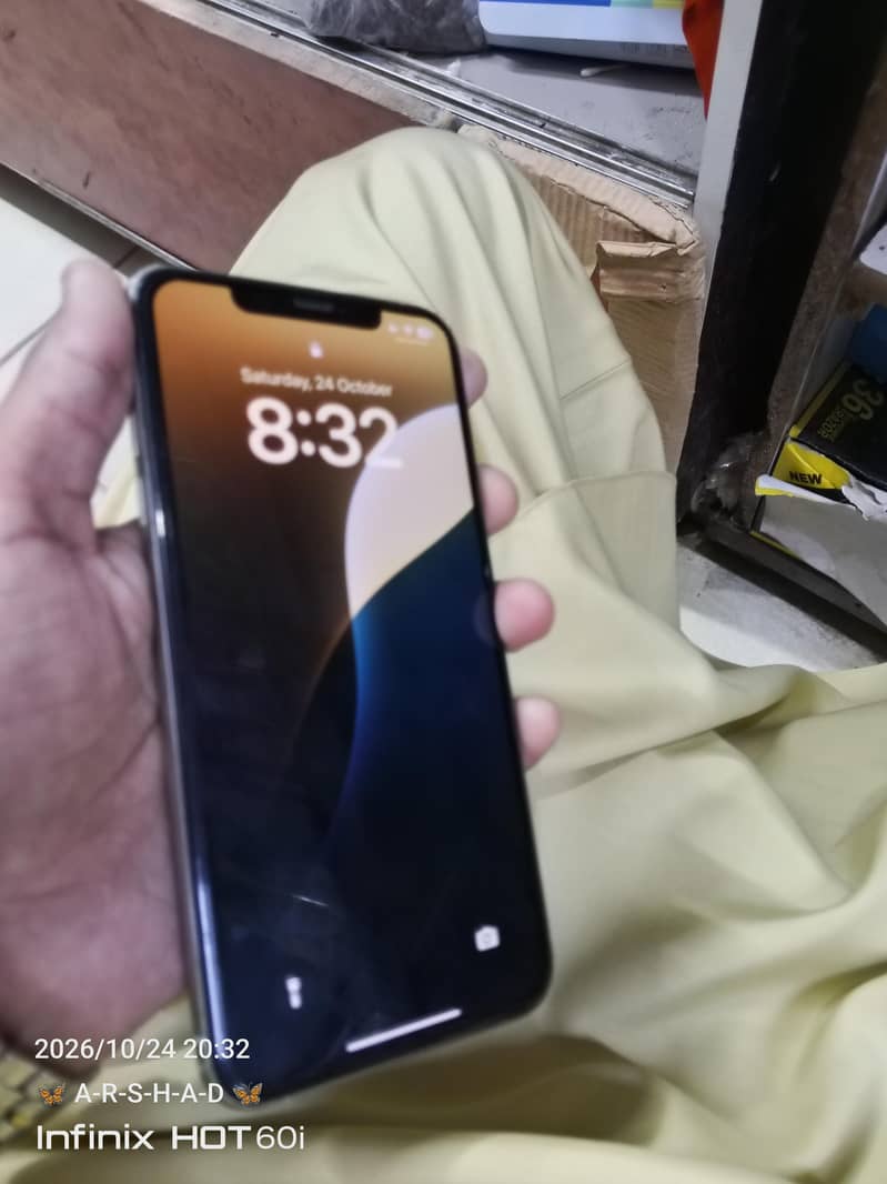 Apple iPhone XS Max 2