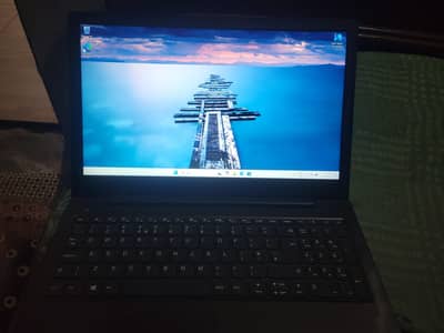 lenovo laptop 15.6" 8th generation