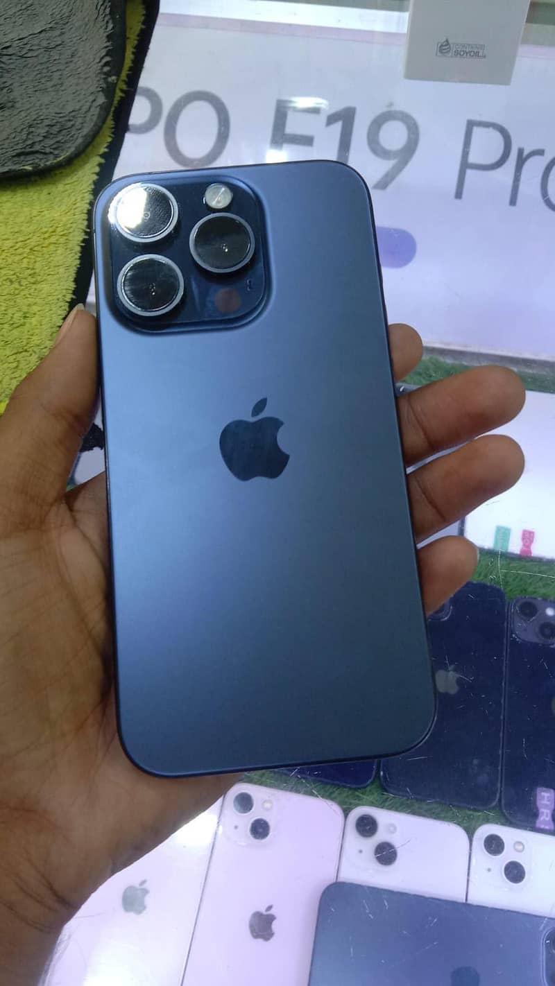Apple iPhone 15 Pro 0