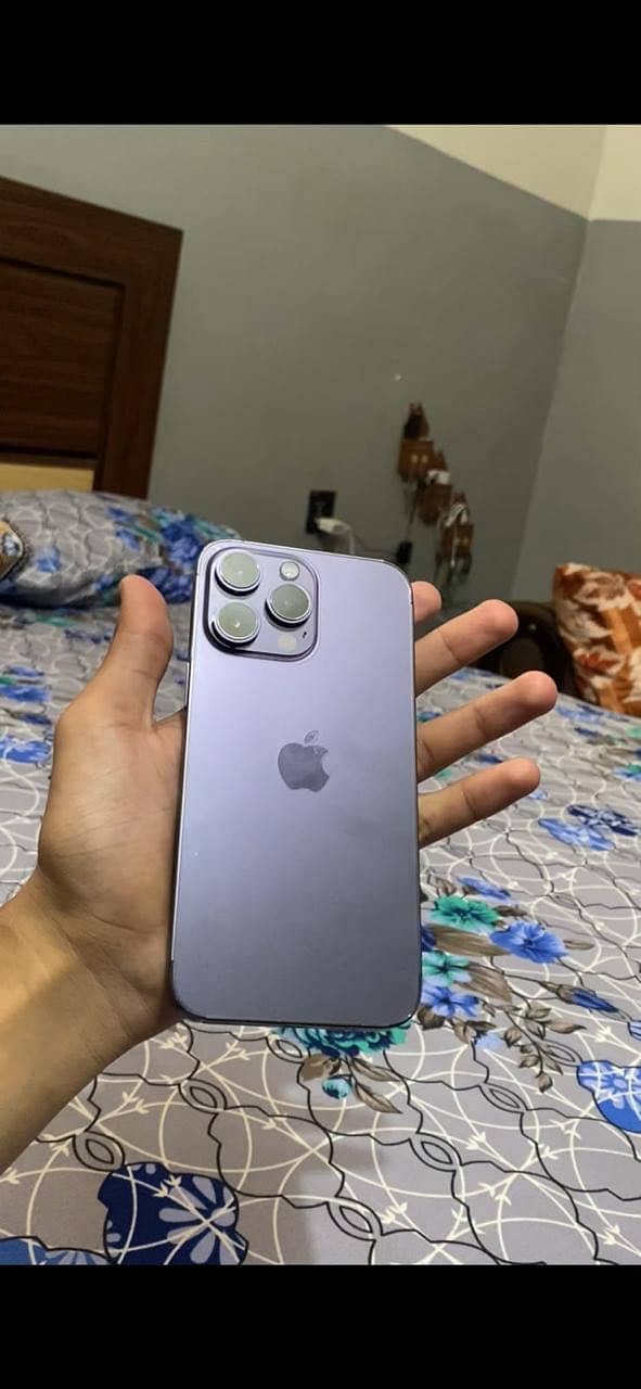 Apple iPhone 14 Pro Max 0