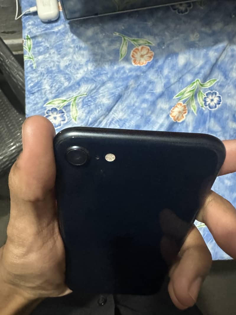 Apple iPhone SE 3rd gen 4