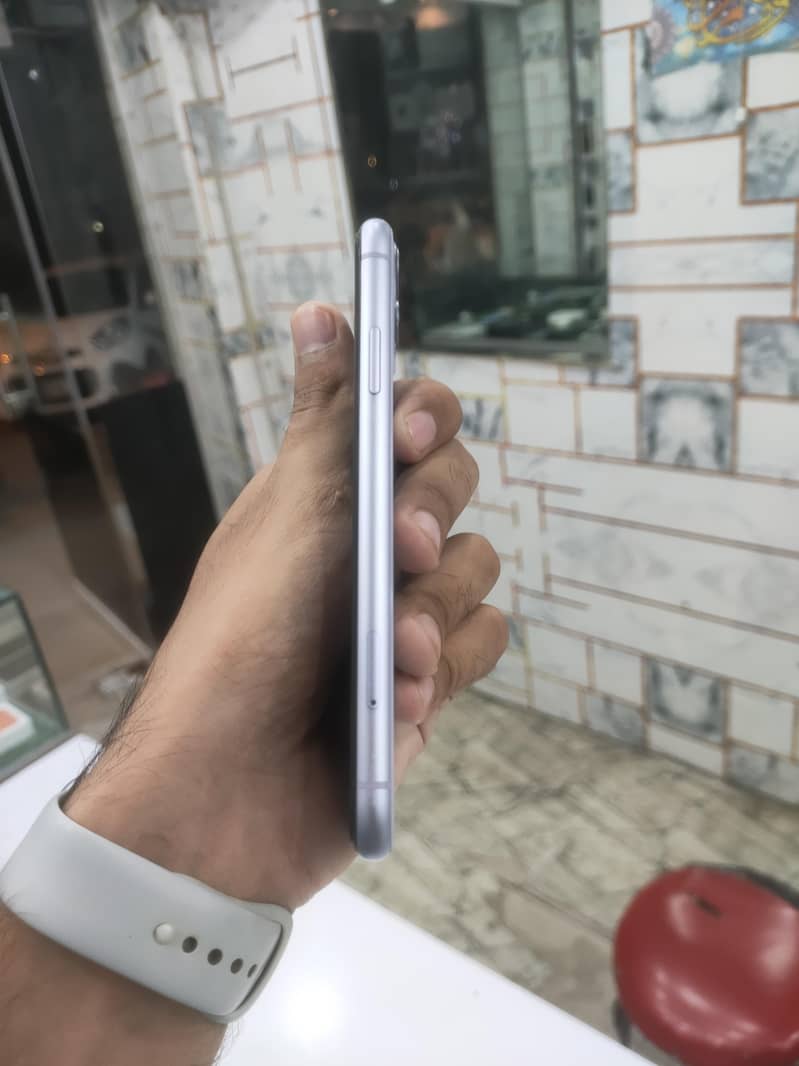 Apple iPhone 11 2