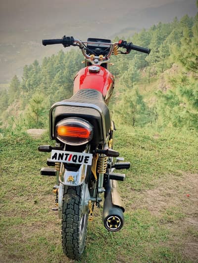 Honda CG 125 2025 Gold Edition