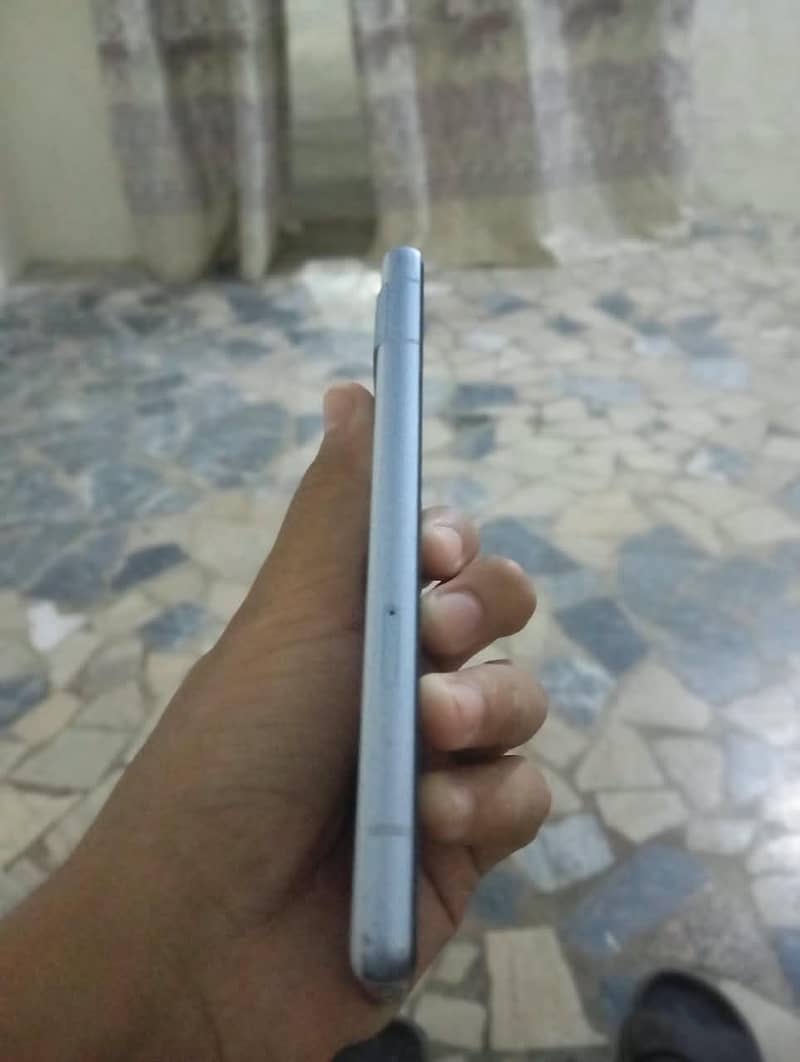 Google Pixel 7a 5