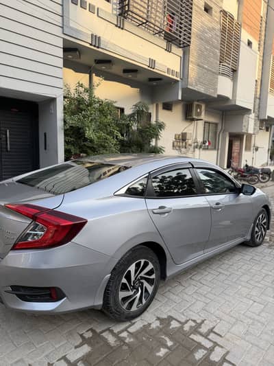 Honda Civic Silver 2019 | Top of the Line