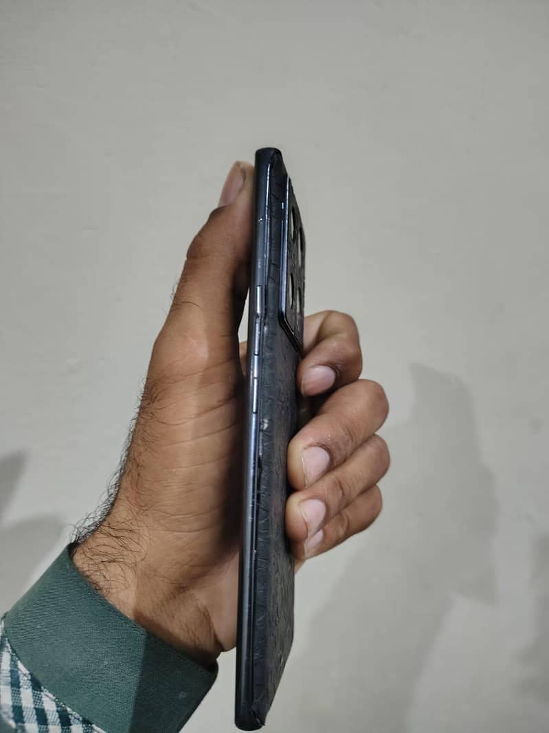 Infinix Note 40 Pro 5G 4
