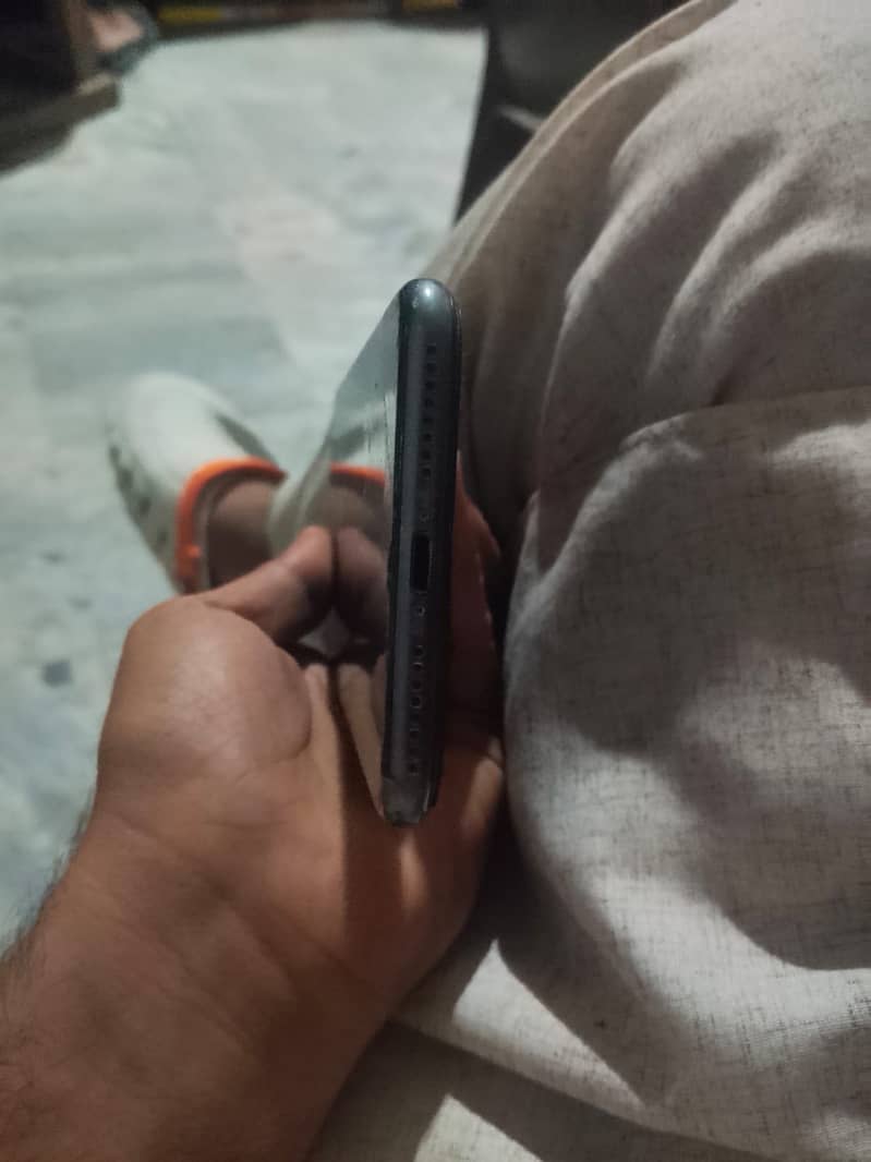 Apple iPhone 8 Plus 3