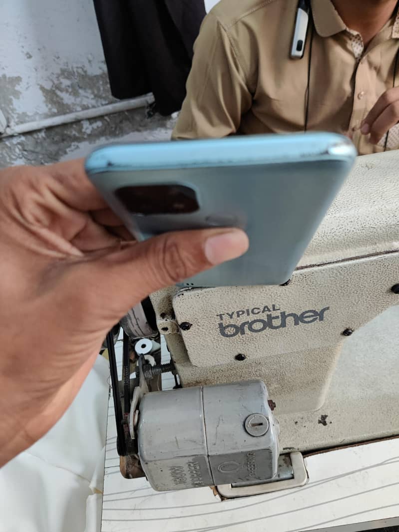 Realme C21 1