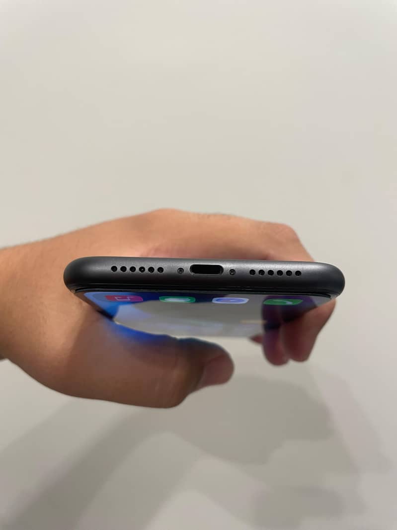 Apple iPhone 11 5