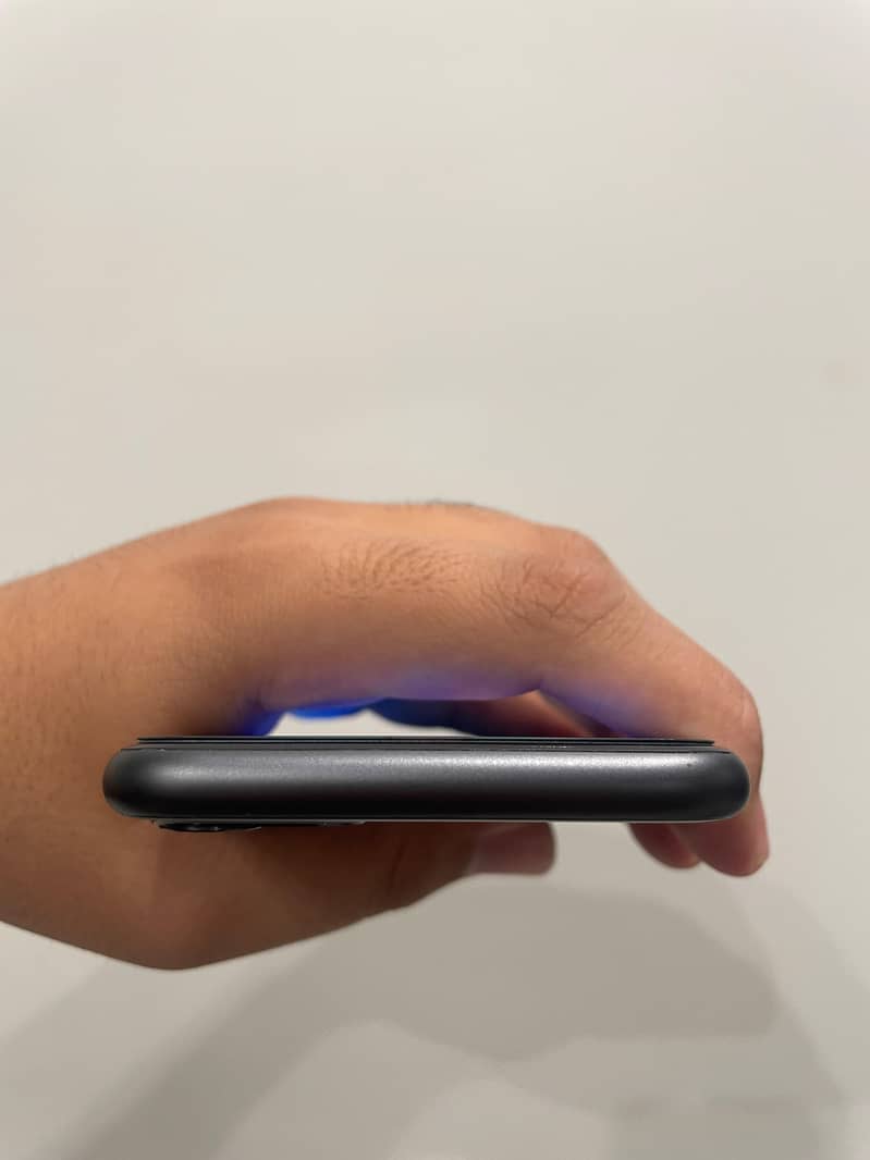 Apple iPhone 11 6