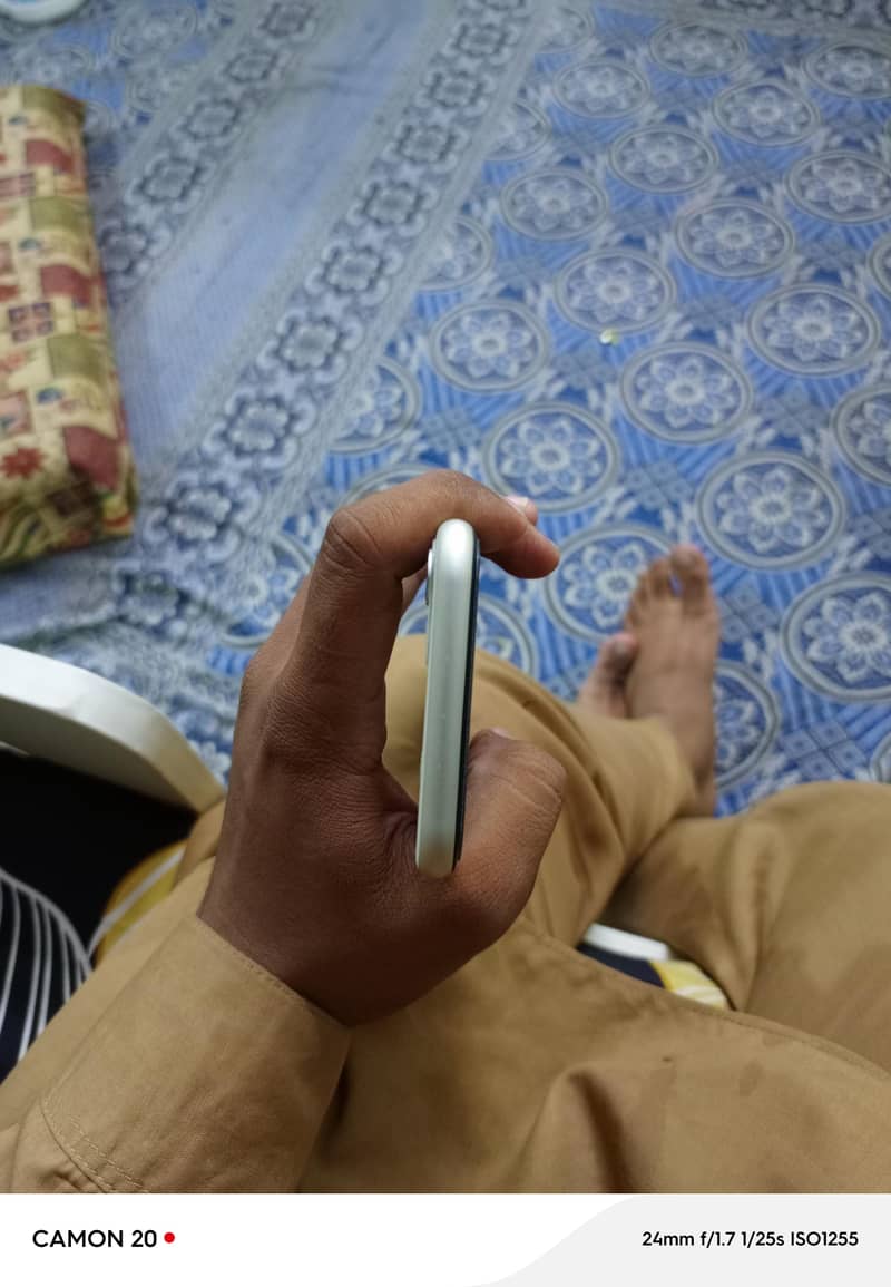 Apple iPhone 11 2