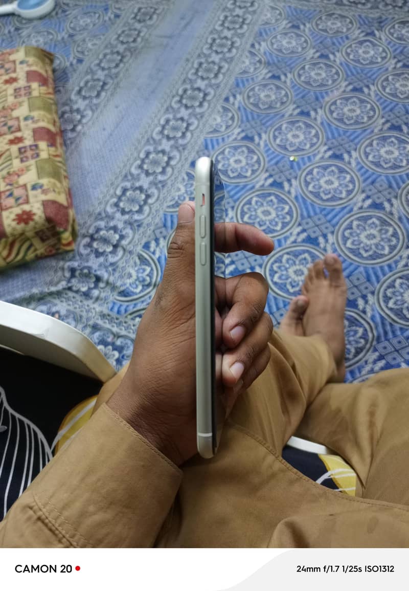 Apple iPhone 11 3