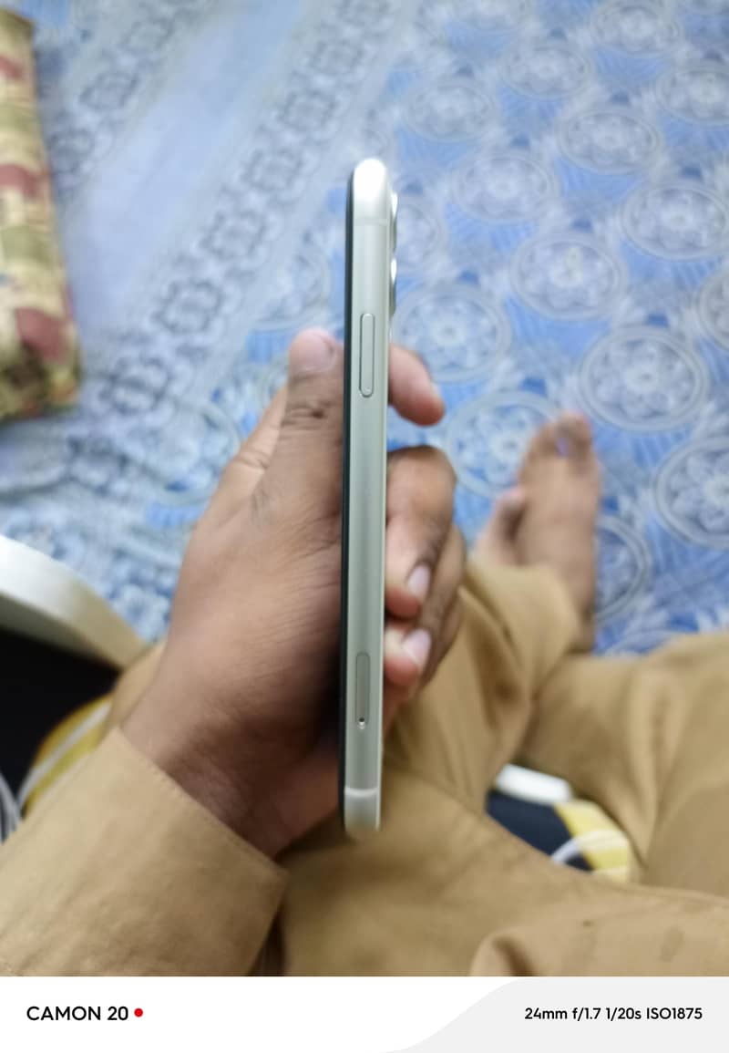 Apple iPhone 11 5