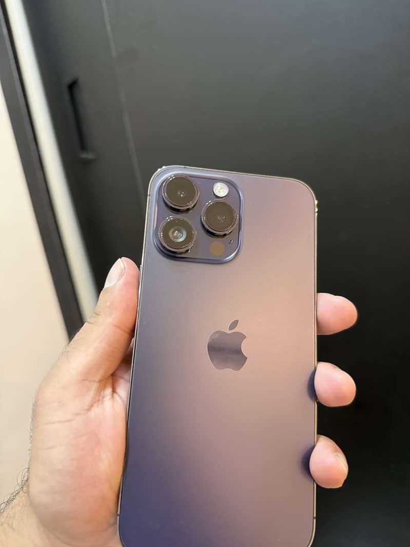 Apple iPhone 14 Pro Max 1